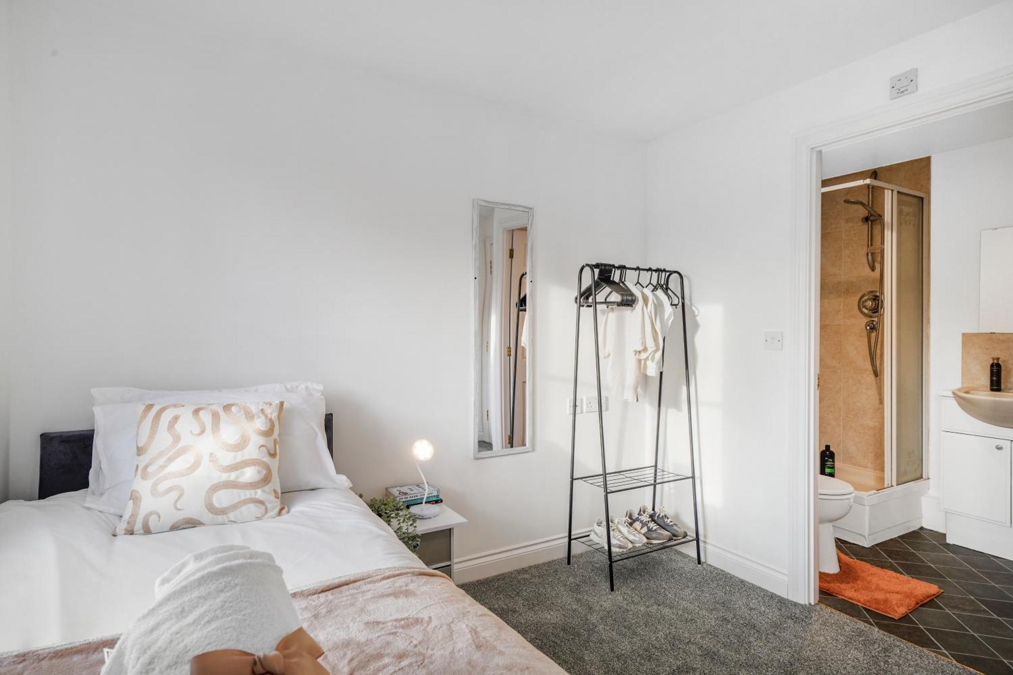 Langley Marish Station & Shops 3Min Walk I Heathrow 15 Mins I X2 Ensuites I Parking X2 מראה חיצוני תמונה